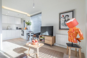Luxury Central Riverside Apartment